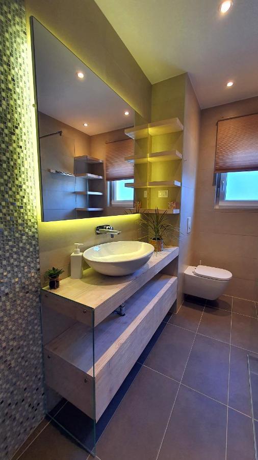 Beautiful View Apartment With Garage Space Mali Losinj Ngoại thất bức ảnh